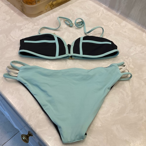 Bombshell Reversible Bikini by L Space, Black & Green, Removeable Strap, Sz Med - Picture 11 of 16